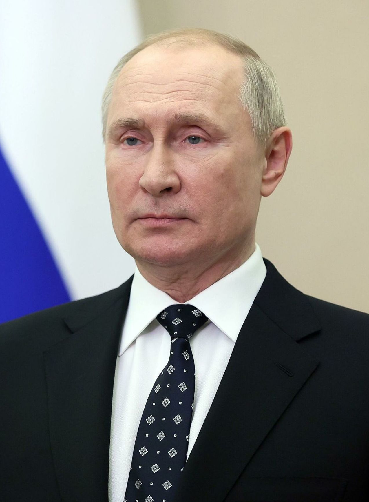 Putin:”Solo una persona non sana di mente può pensare ad un conflitto della Nato contro Russia e Cina contemporaneamente”.