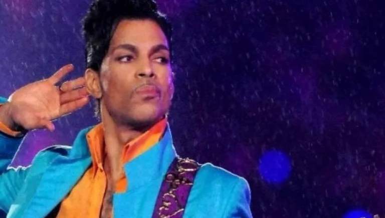 7 anni fa la morte del genio di Minneapolis, Prince.