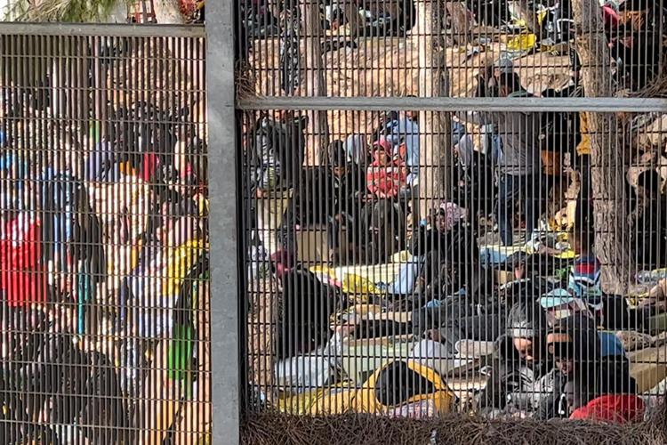 Il Tribunale di Catania “libera” tre migranti dichiarando illegittimo il recente provvedimento del governo sulle espulsioni accelerati. Dubbi sulla legittimità di trattenimento e cauzione.