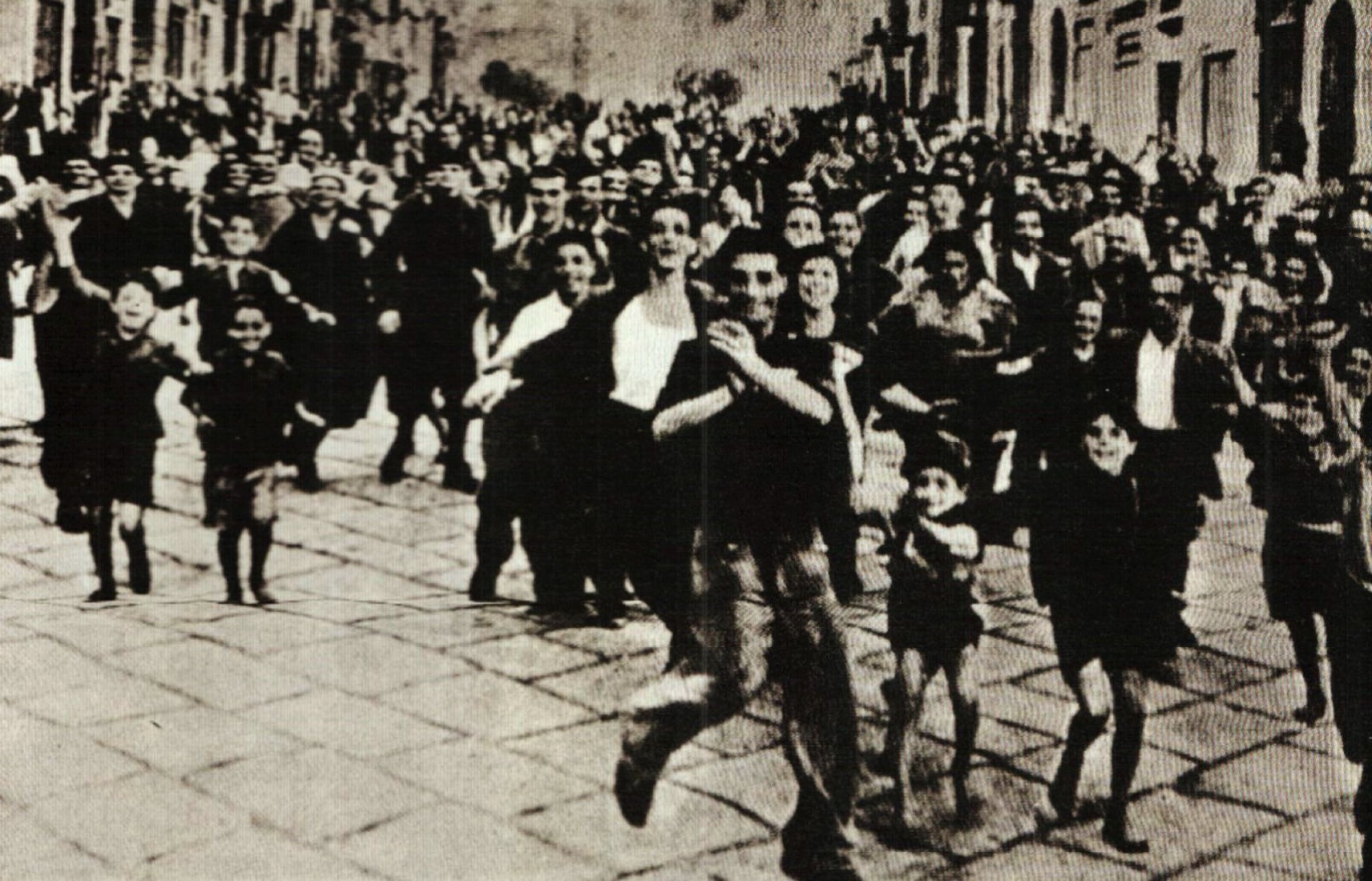 80 anni fa l’ inizio delle Quattro giornate di Napoli. L’ insurrezione popolare che cacciò i nazisti dalla città.