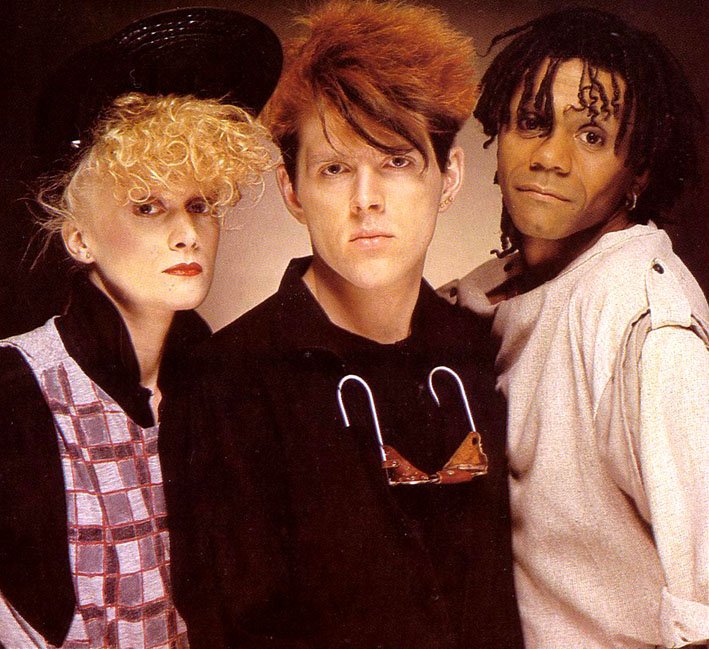 “Lay Your Hands on Me”, Thompson Twins (1985).