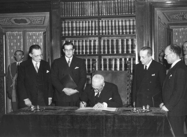 22 dicembre 1947. Viene approvata la Costituzione della Repubblica Italiana