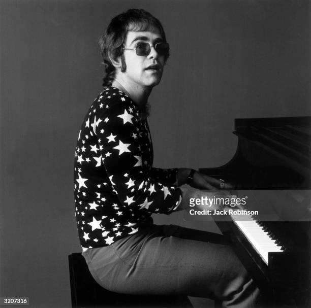 Elton John con “Your Song”.