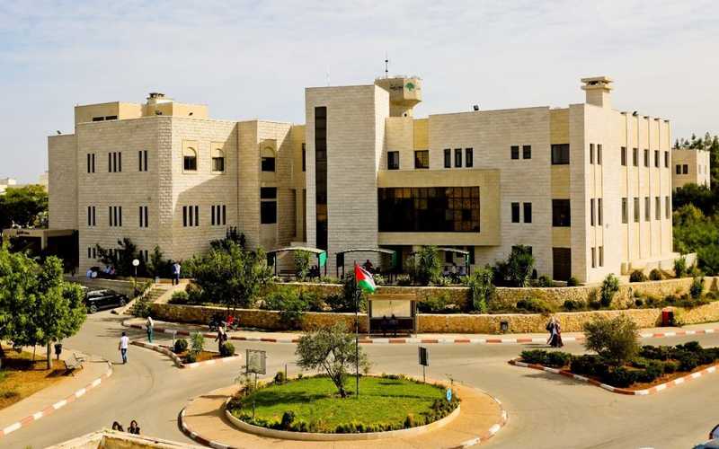 Universitá di Birzeit, Cisgiordania, gli studenti espellono ambasciatore tedesco presso l’Autorità Palestinese per complicità nel genocidio